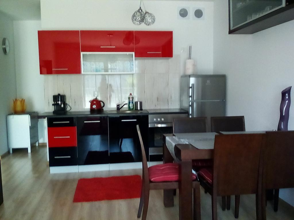 Appartamento Karmazynowy Apartament Nad Morzem Kołobrzeg Esterno foto